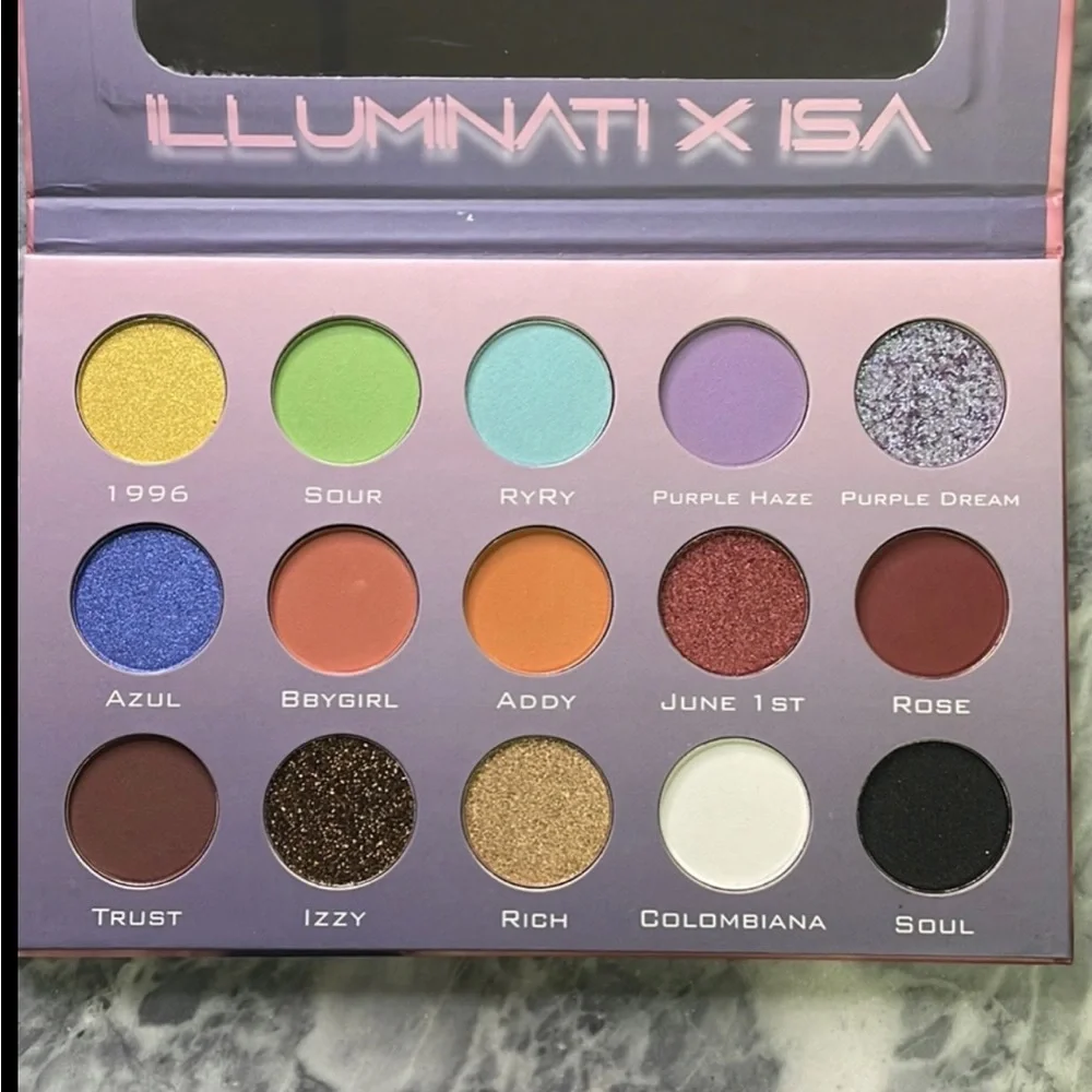 New Isabel Bedoya Illuminati x ISA Eyeshadow‎ Palette